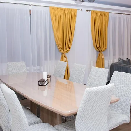 Holiday home Casuta Doi Ponei Busteni