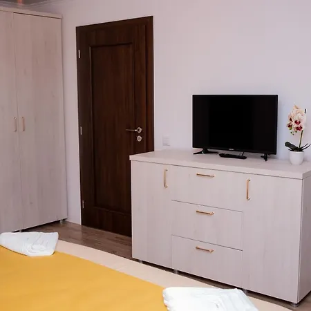 Holiday home Casuta Doi Ponei
