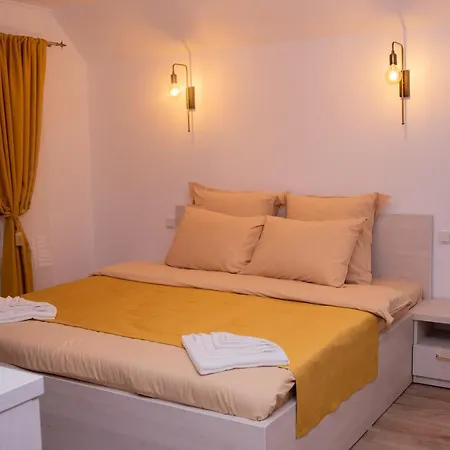 Casuta Doi Ponei Holiday home