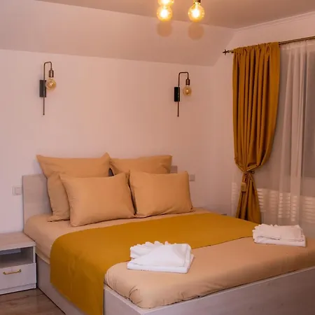 Holiday home Casuta Doi Ponei Busteni