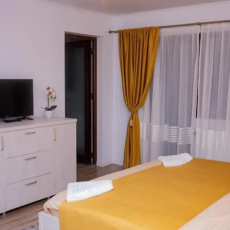 Holiday home Casuta Doi Ponei Busteni