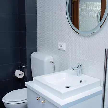 Casuta Doi Ponei Holiday home