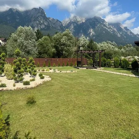 Holiday home Casuta Doi Ponei Busteni