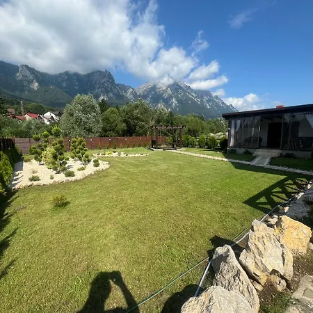 Holiday home Casuta Doi Ponei Busteni